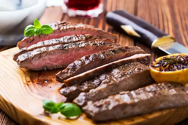 gegrilde steak op een koolhydraatvrij dieet